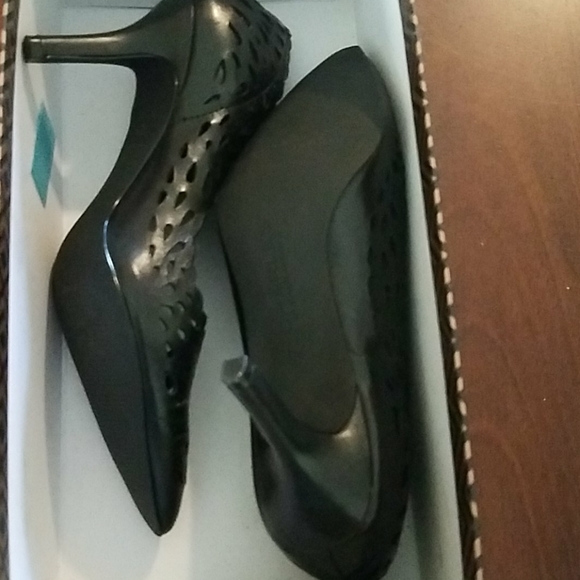 Black lace leather pumps - Picture 6 of 8